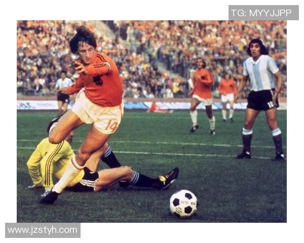 《从草根到巨星 足球明星的成长历程与辉煌背后故事》