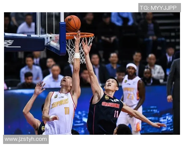 上海久事主场激战深圳马可波罗双方鏖战四节上演精彩篮球对决