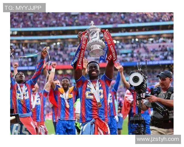 利物浦对阵豪门争锋 全力争夺英超冠军宝座 决战时刻一触即发 利物浦对阵豪门争锋 全力争夺英超冠军宝座 决战时刻一触即发