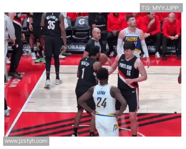 开拓者迎战勇士争夺季后赛席位 双方明星球员对决成焦点