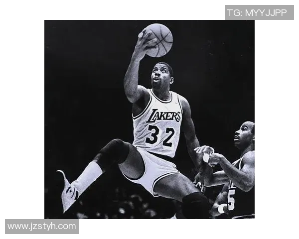 魔术师约翰逊的传奇篮球生涯与他对NBA历史的深远影响解析